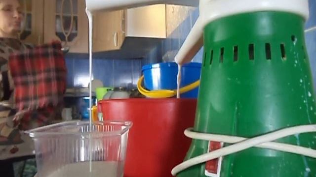 Сепарируем молоко/ сливки /сметана/масло..на продажу. смотреть онлайн