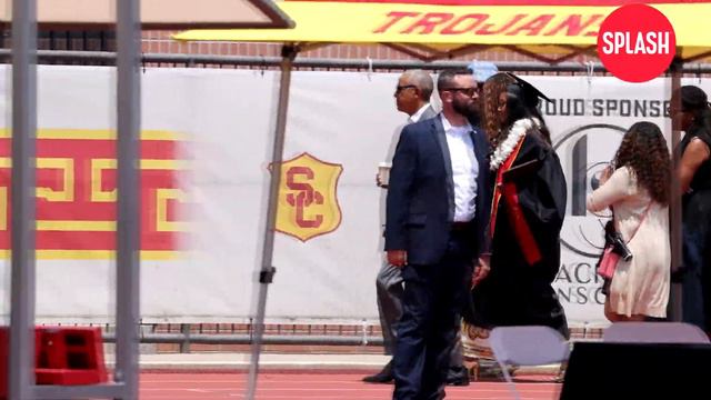 Barack And Michelle Obama Arrive For Sasha Obama's College Graduation смотреть онлайн