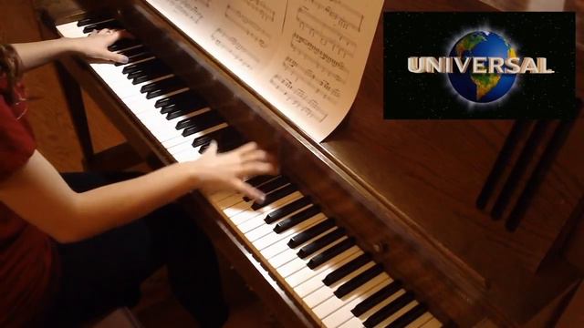 Movie Studio Themes on Piano смотреть онлайн