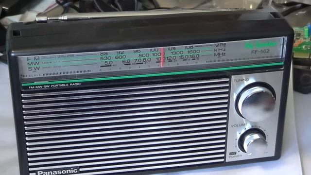 Panasonic RF-562D Review