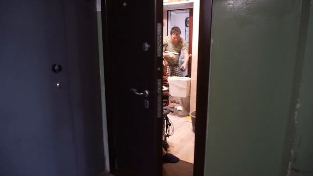 Разборки с соседями. Геймер с камерой.Соседи пьянчуги и вечная стройка. смотреть онлайн