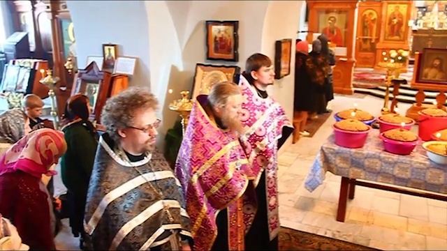 Освящение и раздача колива в Знаменском приходе смотреть онлайн