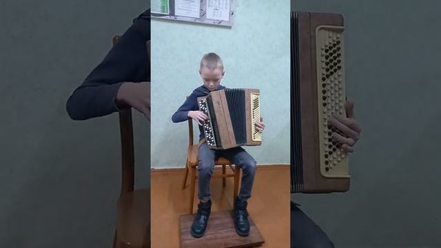 Ковшар Женя 1кл. "Мишка с куклой пляшут полечку" М.Качурбина смотреть онлайн