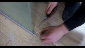 Монтаж межкомнатной стеклянной перегородки с пескоструйной обработкой