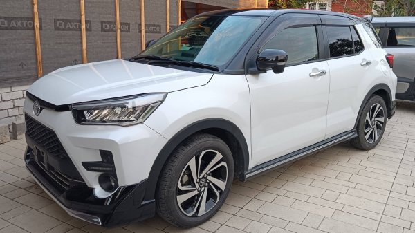 Toyota Raize и Suzuki Xbee на максималках обзор