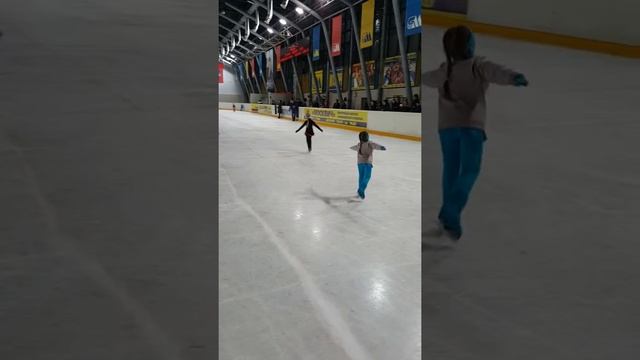 Ласточка Фигурное катание Дети смотреть онлайн