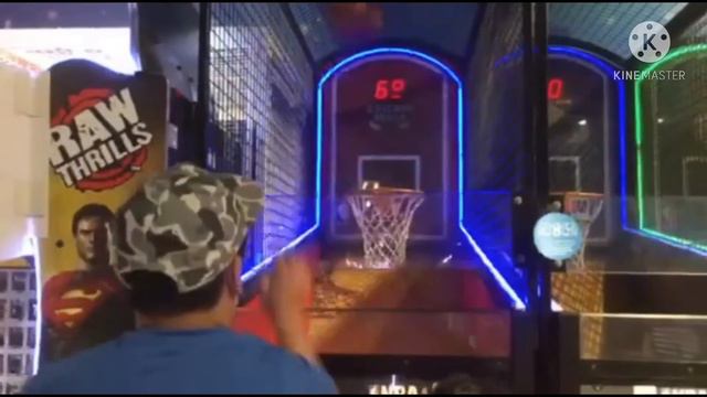 Play Basketball | Magic Planet | Al Jimi Mall смотреть онлайн