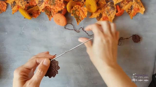 Вязаный еж - аппликация, брошь, закладка. Как связать ежика крючком. Как вязать пико крючком смотреть онлайн