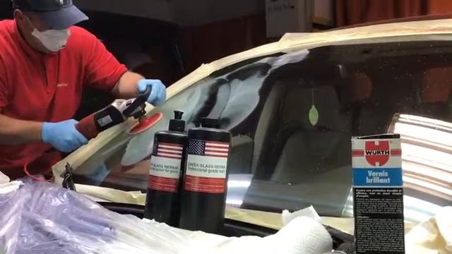 Полировка лобового стекла Volvo смотреть онлайн