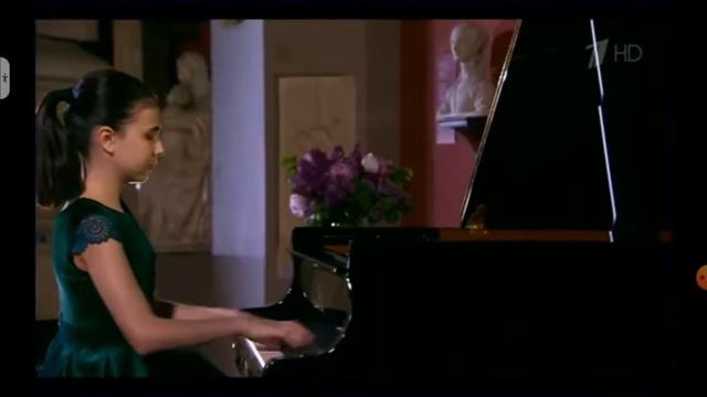 Alexandra Dovgan Brilliant Piano Skills