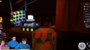 ИГРАЕМ В РАДУЖНЫХ ДРУЗЕЙ ВСЕЙ СЕМЬЕЙ Rainbow Friends Roblox