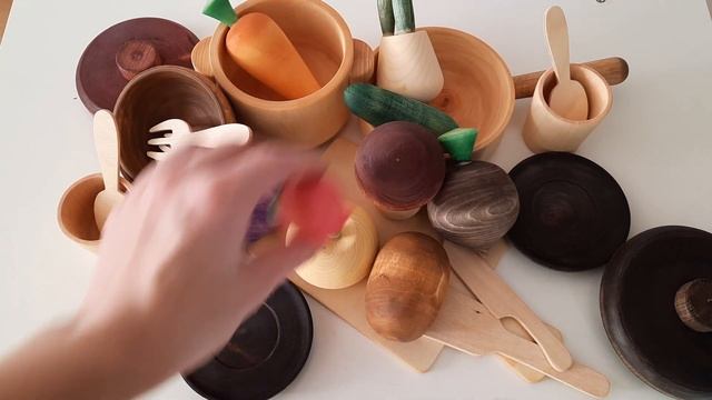 Деревянные игрушки. Набор посуды Семь пород и Овощи