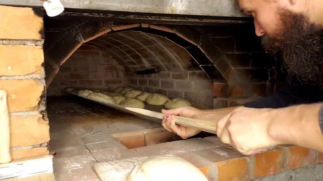 выпечка хлеба на закваске в дровенной печи смотреть онлайн