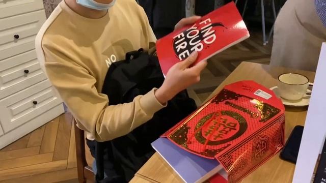 new year vlog pt.1: secret santa, having fun/тайный санта с одногруппниками, веселимся;) смотреть онлайн