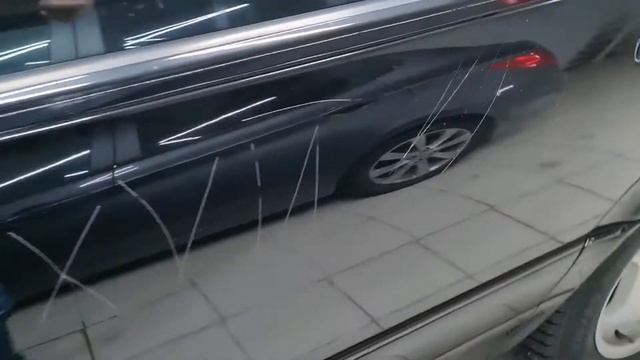 Жесть! Девушка сошла с ума .ушатала мерседес. смотреть онлайн