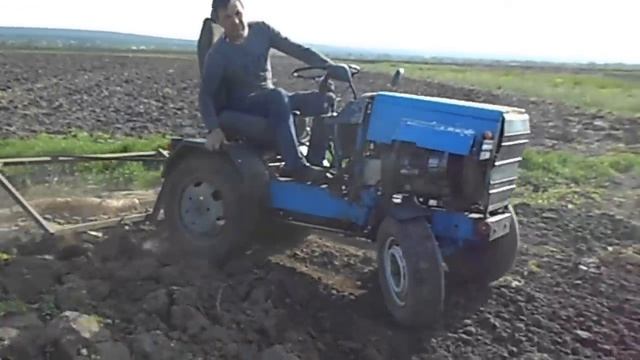 Минитрактор Мультик Боронование3 смотреть онлайн