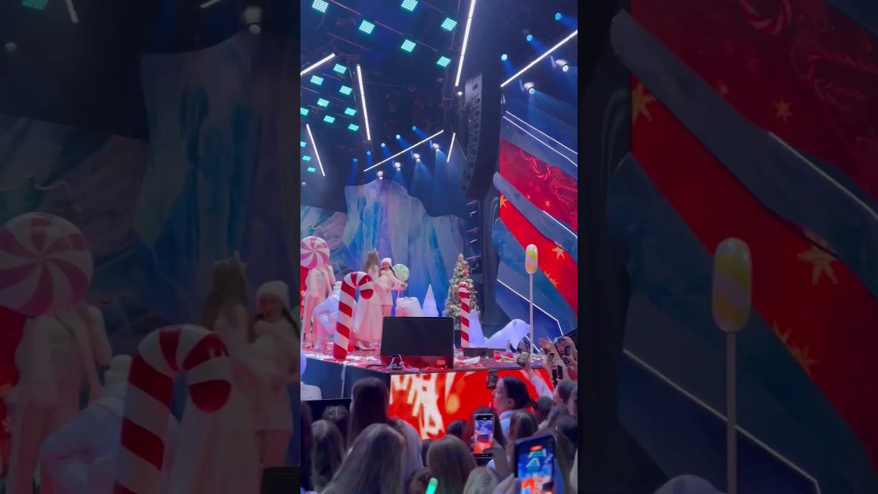 Реакция зала на выступление дочек! смотреть онлайн