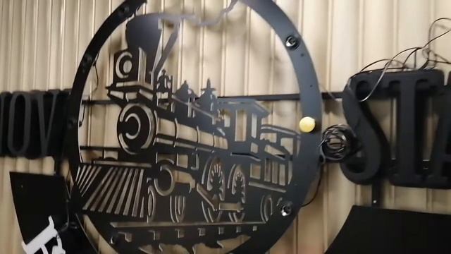Вывеска Ivanov Station-подсветка контражур, боулинг-лицевая, паровоз-лампочки. KSReklama смотреть онлайн