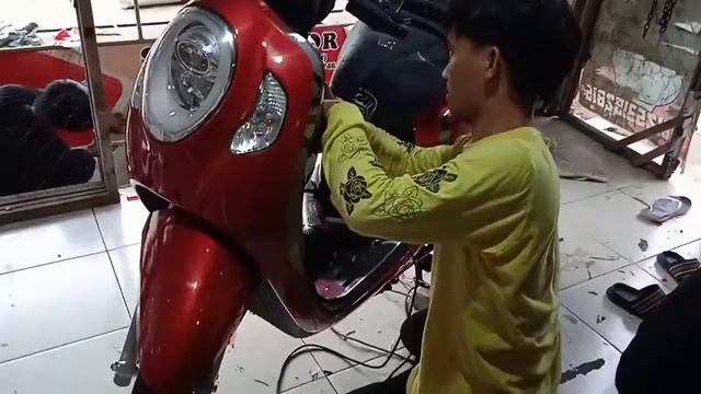 wrapping scoopy anti gores - skotlet putih tranparan смотреть онлайн