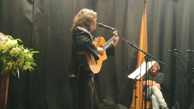 Елена Фролова "Утро синеет..." (стихи Л.Губанова) смотреть онлайн