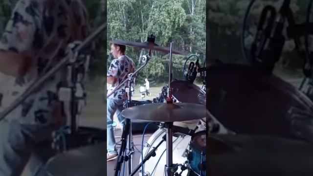 Рок фестиваль Железный Феликс. Женя Петров - Ну, покричи. смотреть онлайн