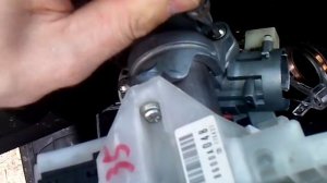 Как снять замок зажигания обрывные болты мицубиси 8-925-507-33-09