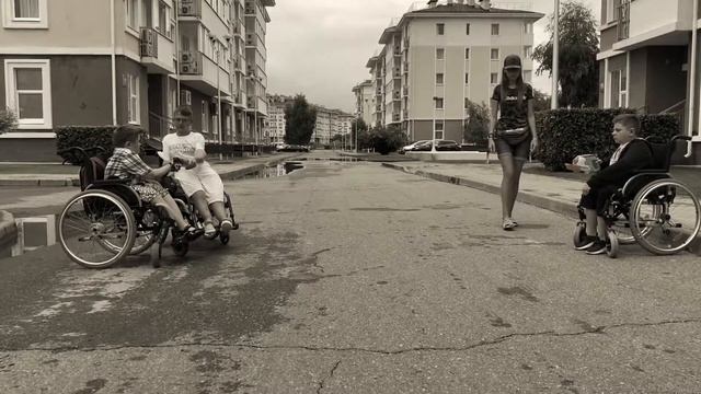 Фильмы отрядов - Не Первый смотреть онлайн