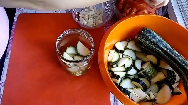 Заготовка на зиму: БЕЗУМНО вкусный САЛАТ из КАБАЧКОВ. смотреть онлайн