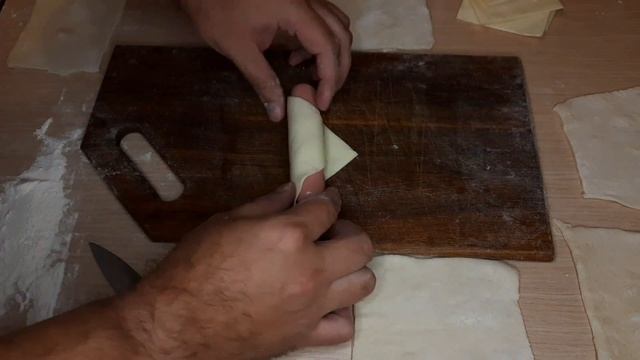 Сосиска с сыром в тесте. смотреть онлайн