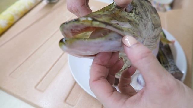 Проверка лайфхака / УХА из ЩУКИ / КАРАСИ в сметане / Жареная щука / Бюджетное и экономное меню смотреть онлайн