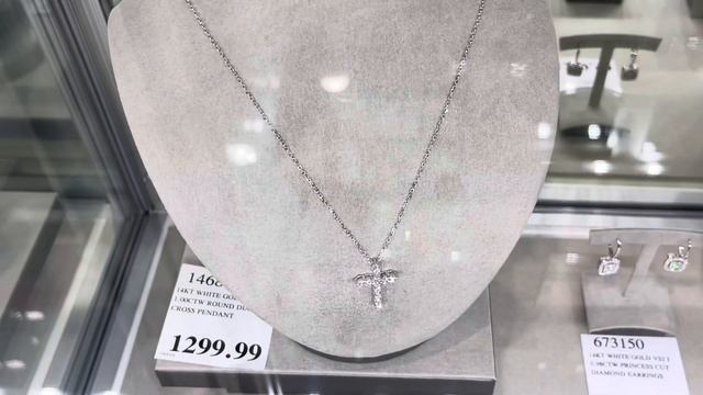 Новый год в Costco  ￼