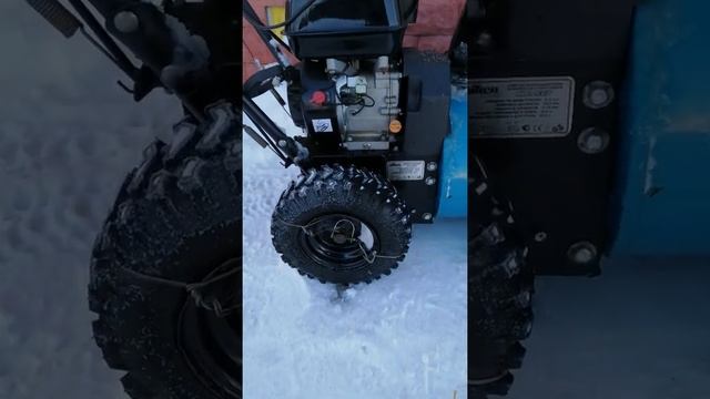 Прокручиваются колеса в снегоуборщике. Решение за 5 минут смотреть онлайн