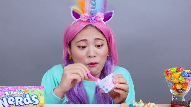 Радужный десерт Конфеты Поппинг Боба Мукбанг ДОНА DONA смотреть онлайн