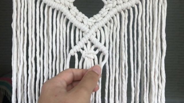 MACRAME TUTORIAL - DIY Boho Macrame Wall Hanging