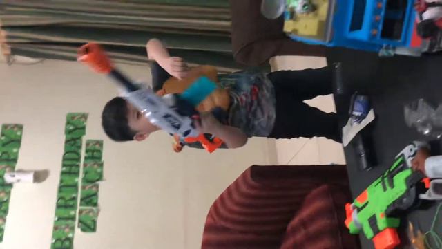 Ben 10, ninja turtle shell, xshot gun toys unboxing смотреть онлайн