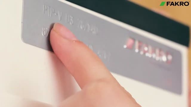 Среднеповоротные пластиковые окна PTP U3   FAKRO   МАНСАРДНЫЕ ОКНА   ФАКРО