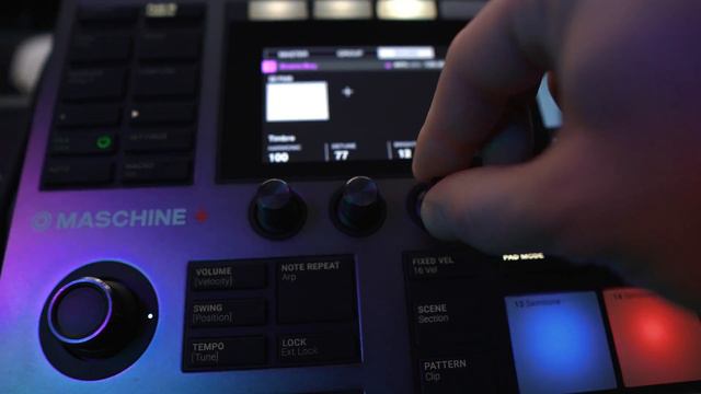 Native Instruments MASCHINE + PLUS ELECTRONIC MUSIC PATTERN (4K) @NativeInstruments смотреть онлайн