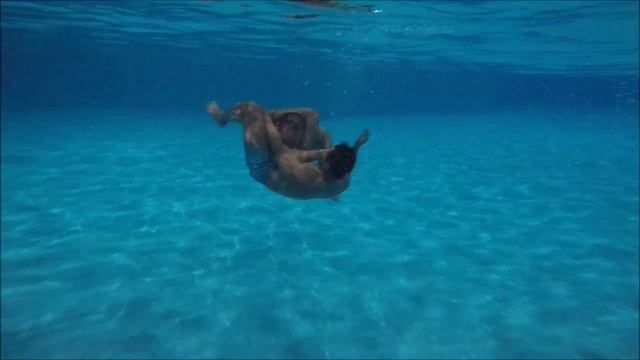 Swimming pool fun with GoPro смотреть онлайн