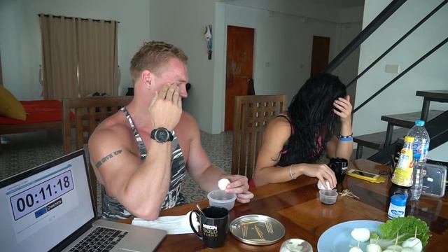 50 ЯИЦ ЗА РАЗ. CheatMeal Challenge. 50 Eggs. Нам бросили вызов. смотреть онлайн