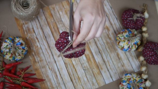 Pumpkin of fabric and cord / Тыква из ткани и шнура / DIY Tsvoric смотреть онлайн