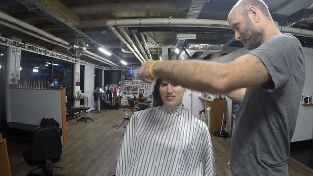 Long Hair to Short 80s Style to Early 90s Demi Moore Ghost Style Haircut смотреть онлайн