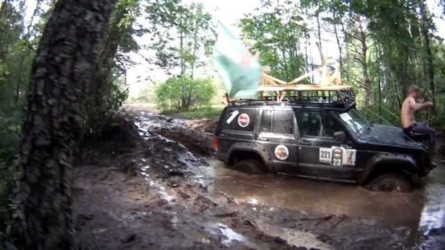 УАЗ на Ф-БЕЛ 160 против Джип Чероки на SIMEX-ах Pan Zmitser #борода смотреть онлайн