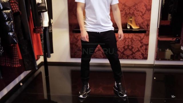 Эффектный мужской лук в спортивном стиле от Dolce&Gabbana смотреть онлайн