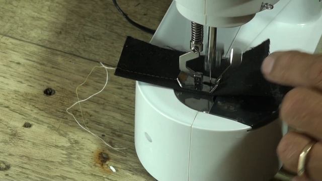 Швейная машинка весом в 1 кг! смотреть онлайн