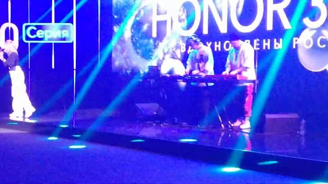 HONOR 30 смотреть онлайн