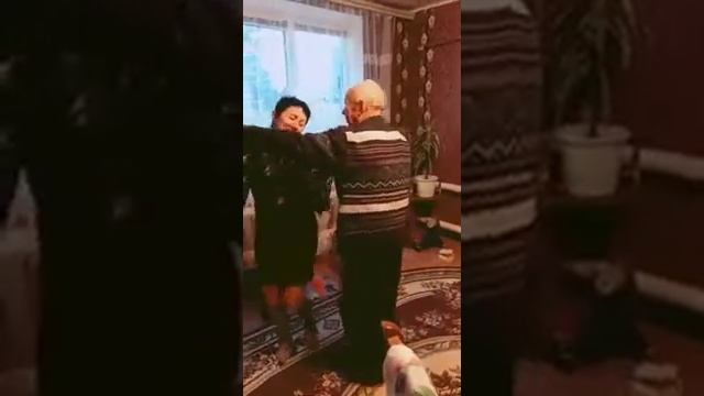 Танец со свёкром смотреть онлайн