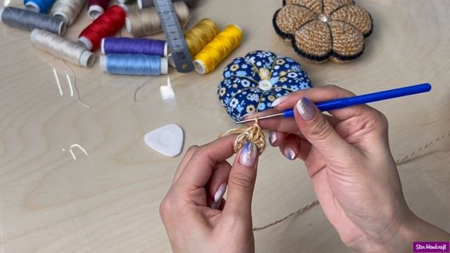 Игольница-ромашка своими руками. Мастер-класс. смотреть онлайн