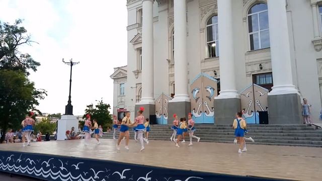 Ансамбль "Калейдоскоп" танец "Песня про бегемота" смотреть онлайн