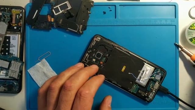 Samsung G950 не заряжается. Значки треугольника и капли. РЕШЕНО!!! смотреть онлайн