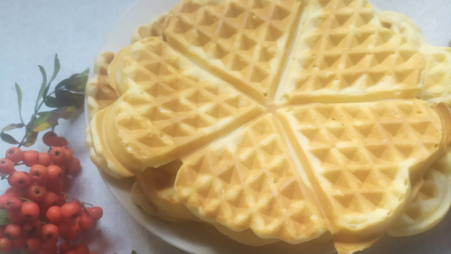 НИНА НОЖНОВА ВЯЖУ.